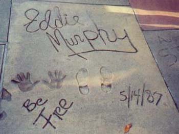 Die ber�hmten Abdr�cke hier von Eddie Murphy