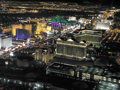 Der Strip by night